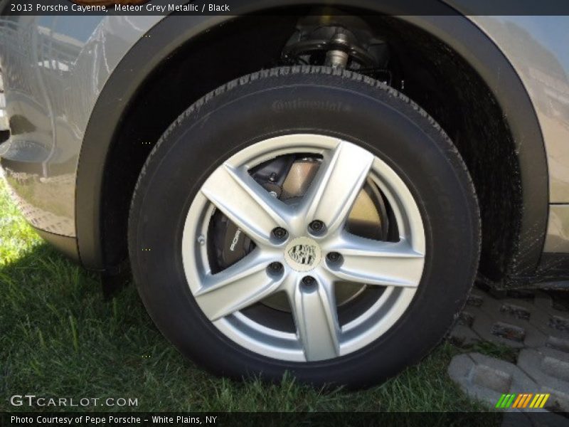 Meteor Grey Metallic / Black 2013 Porsche Cayenne