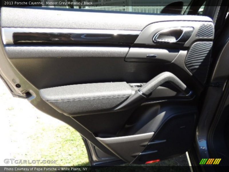 Meteor Grey Metallic / Black 2013 Porsche Cayenne