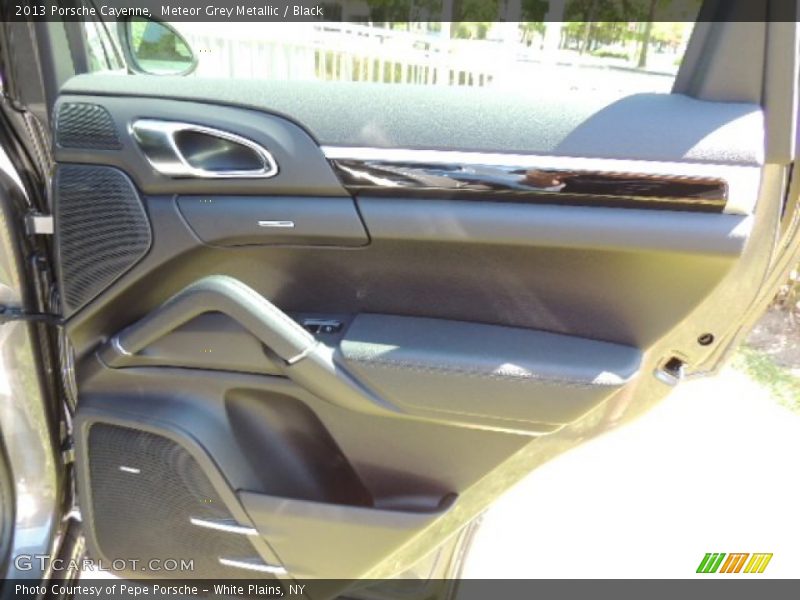 Meteor Grey Metallic / Black 2013 Porsche Cayenne