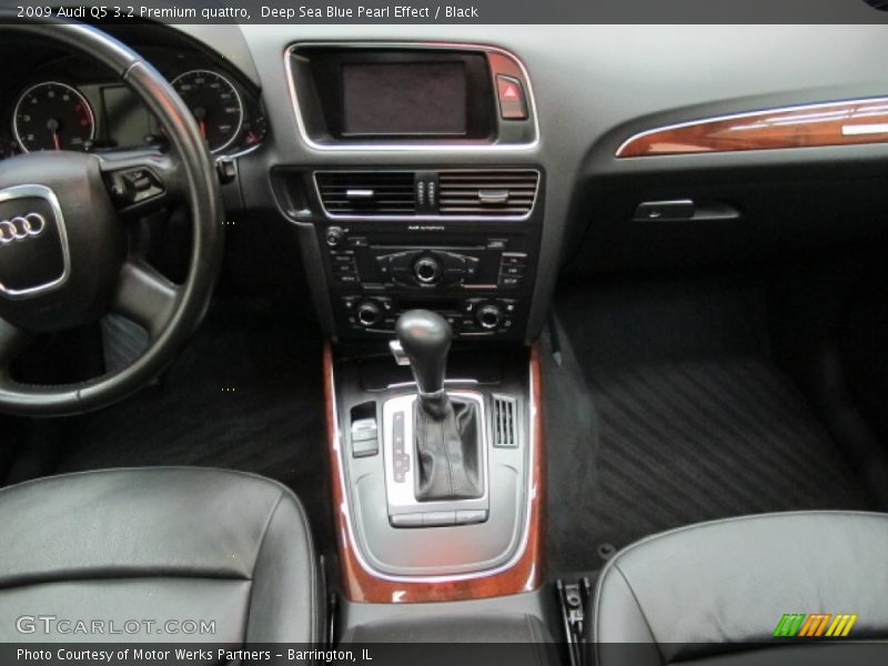 Deep Sea Blue Pearl Effect / Black 2009 Audi Q5 3.2 Premium quattro