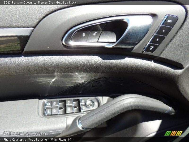 Meteor Grey Metallic / Black 2013 Porsche Cayenne