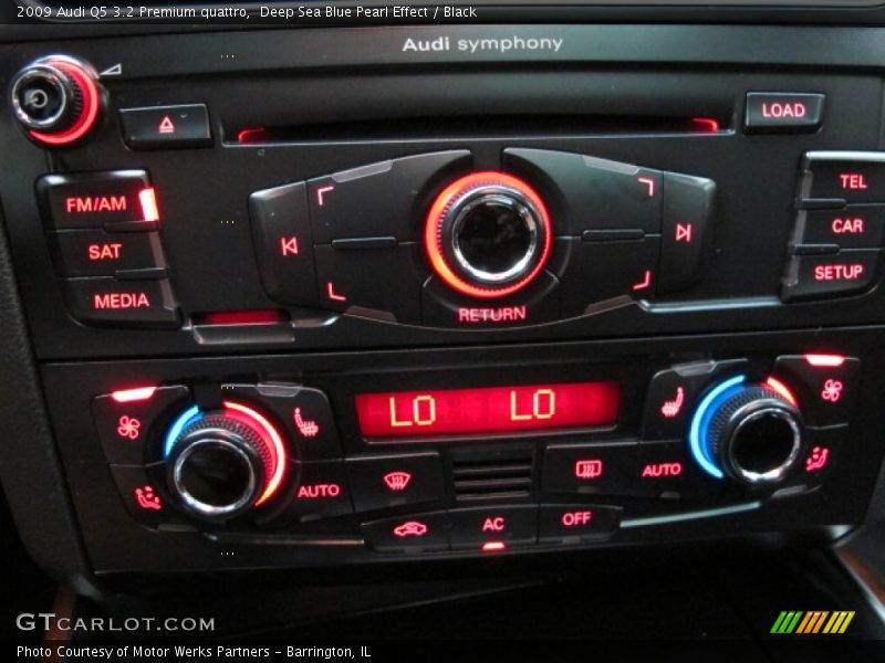 Deep Sea Blue Pearl Effect / Black 2009 Audi Q5 3.2 Premium quattro