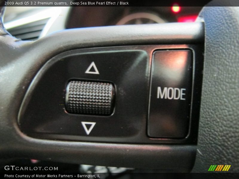 Deep Sea Blue Pearl Effect / Black 2009 Audi Q5 3.2 Premium quattro