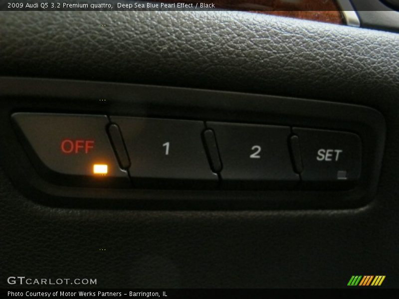 Deep Sea Blue Pearl Effect / Black 2009 Audi Q5 3.2 Premium quattro