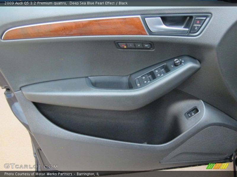 Deep Sea Blue Pearl Effect / Black 2009 Audi Q5 3.2 Premium quattro