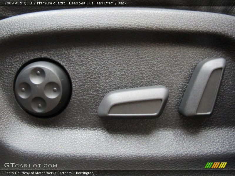 Deep Sea Blue Pearl Effect / Black 2009 Audi Q5 3.2 Premium quattro