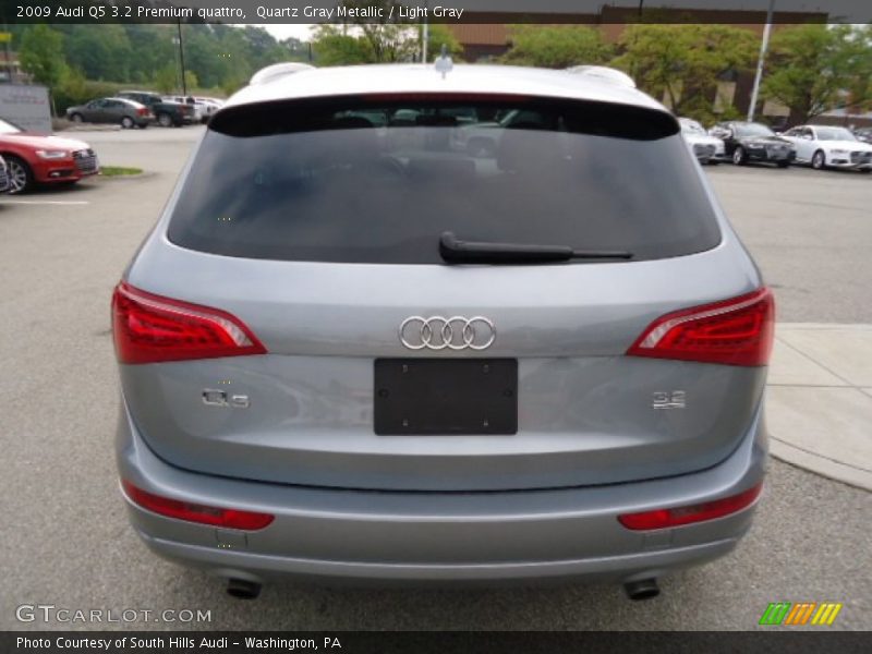 Quartz Gray Metallic / Light Gray 2009 Audi Q5 3.2 Premium quattro