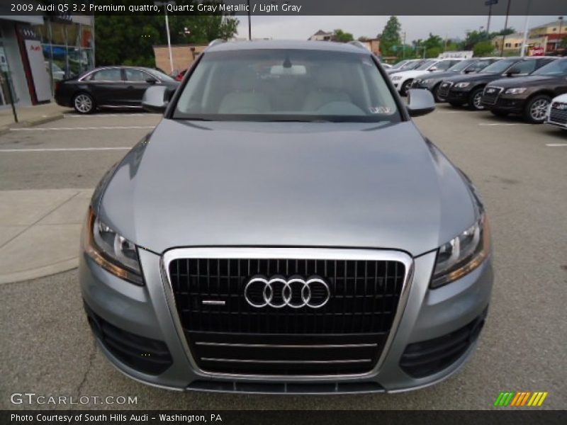 Quartz Gray Metallic / Light Gray 2009 Audi Q5 3.2 Premium quattro