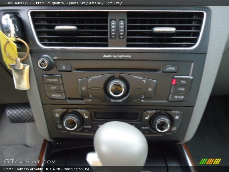 Quartz Gray Metallic / Light Gray 2009 Audi Q5 3.2 Premium quattro