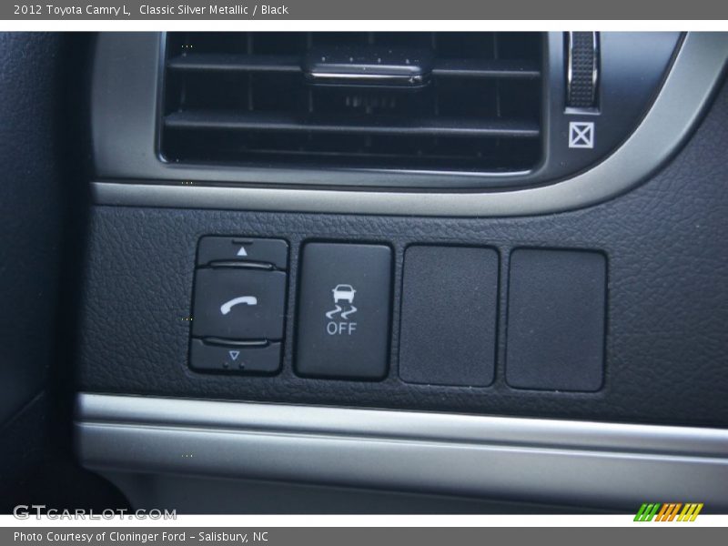Classic Silver Metallic / Black 2012 Toyota Camry L