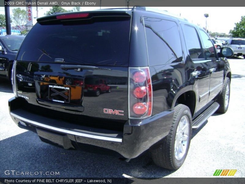 Onyx Black / Ebony 2009 GMC Yukon Denali AWD