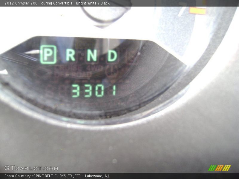 Bright White / Black 2012 Chrysler 200 Touring Convertible