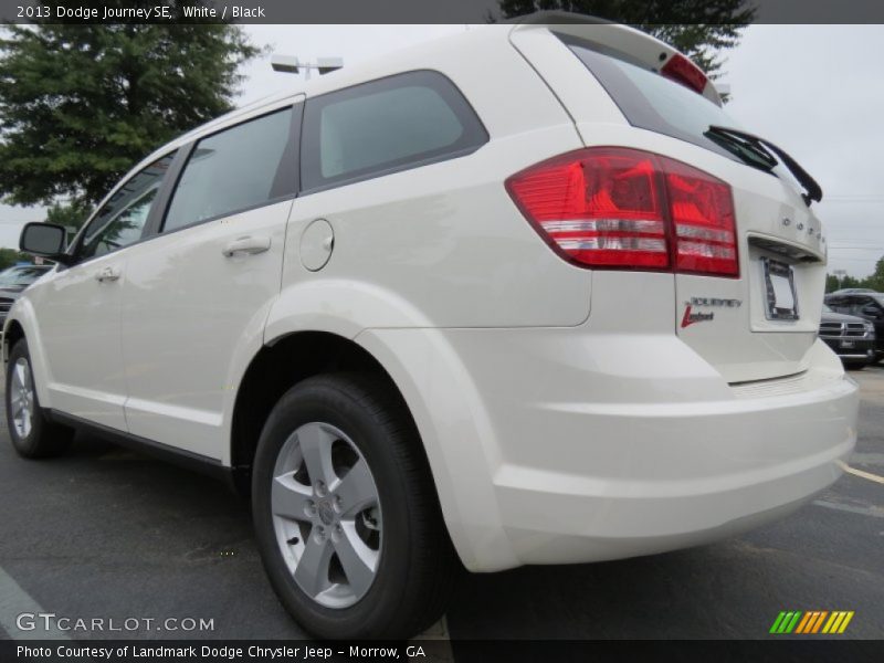 White / Black 2013 Dodge Journey SE