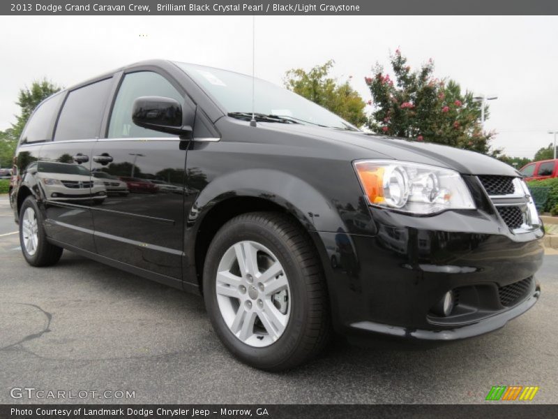 Front 3/4 View of 2013 Grand Caravan Crew
