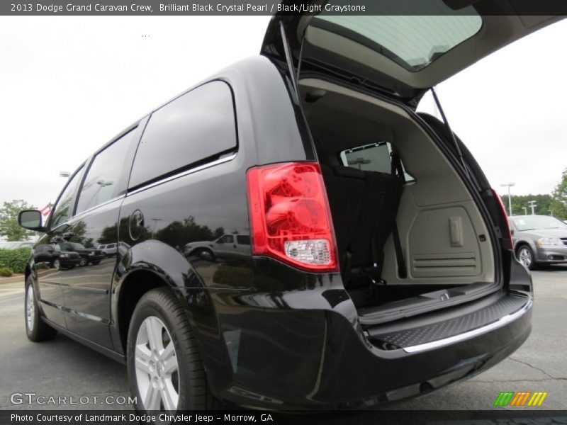 Brilliant Black Crystal Pearl / Black/Light Graystone 2013 Dodge Grand Caravan Crew