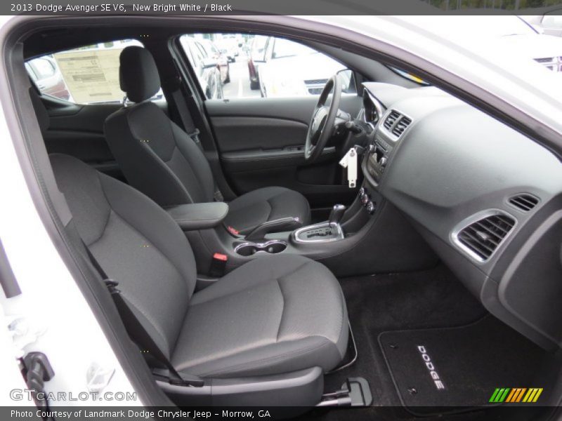 New Bright White / Black 2013 Dodge Avenger SE V6