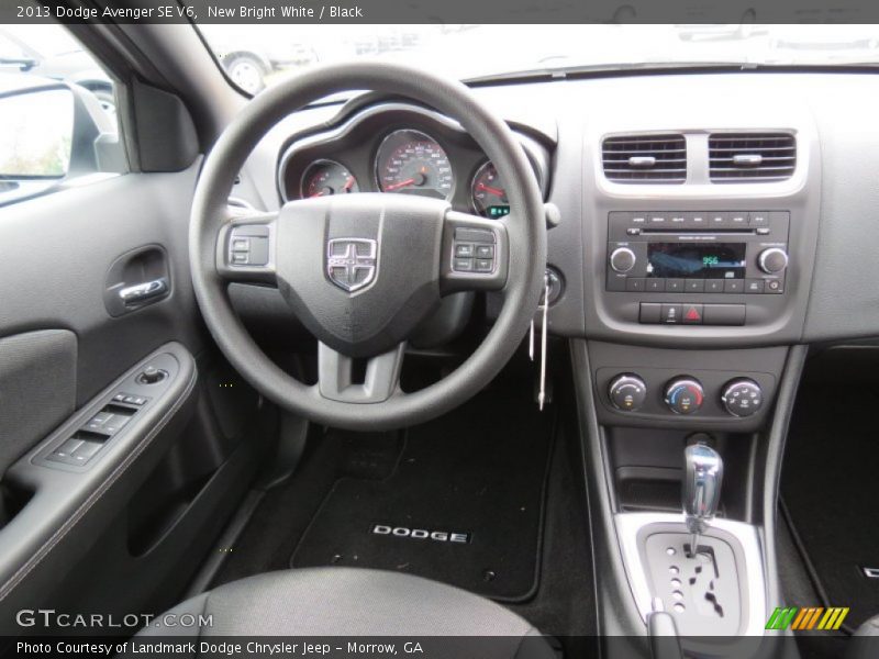 New Bright White / Black 2013 Dodge Avenger SE V6
