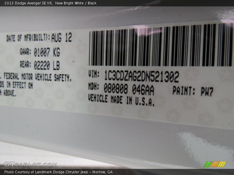 New Bright White / Black 2013 Dodge Avenger SE V6