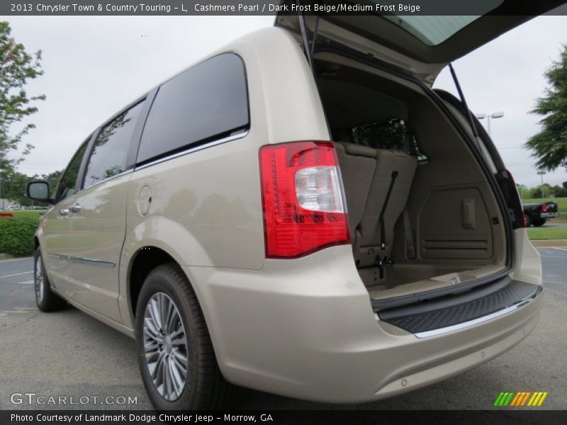 Cashmere Pearl / Dark Frost Beige/Medium Frost Beige 2013 Chrysler Town & Country Touring - L