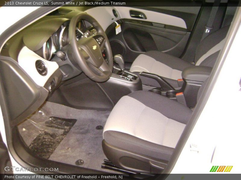 Summit White / Jet Black/Medium Titanium 2013 Chevrolet Cruze LS