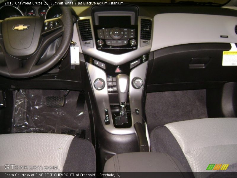 Summit White / Jet Black/Medium Titanium 2013 Chevrolet Cruze LS