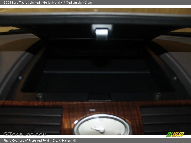 Merlot Metallic / Medium Light Stone 2008 Ford Taurus Limited