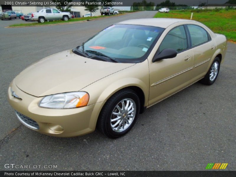Champagne Pearlcoat / Sandstone 2001 Chrysler Sebring LXi Sedan