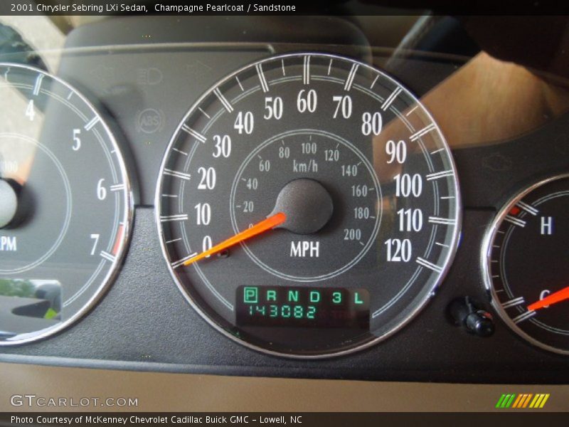 Champagne Pearlcoat / Sandstone 2001 Chrysler Sebring LXi Sedan