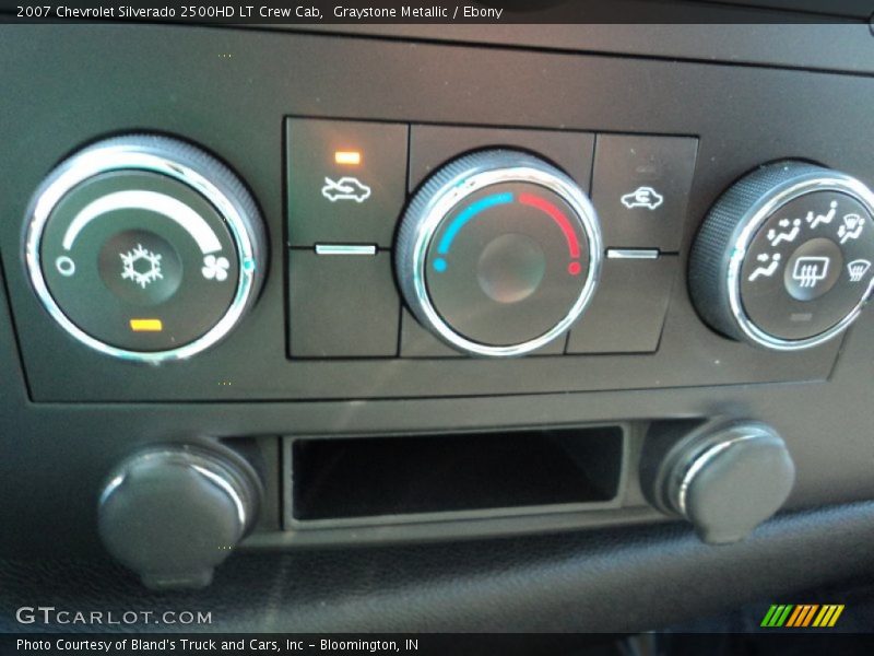 Controls of 2007 Silverado 2500HD LT Crew Cab