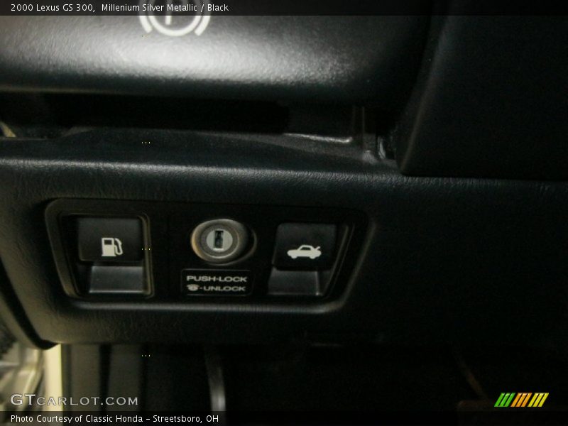 Millenium Silver Metallic / Black 2000 Lexus GS 300