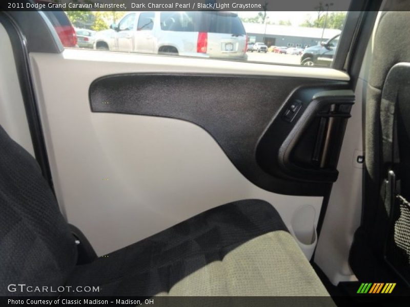 Dark Charcoal Pearl / Black/Light Graystone 2011 Dodge Grand Caravan Mainstreet