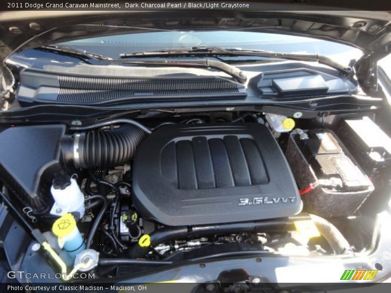 Dark Charcoal Pearl / Black/Light Graystone 2011 Dodge Grand Caravan Mainstreet