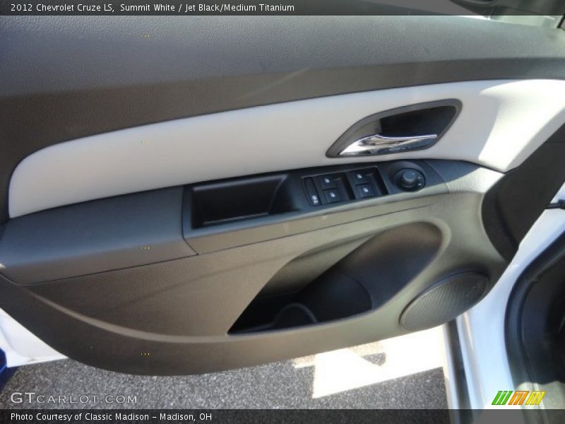 Summit White / Jet Black/Medium Titanium 2012 Chevrolet Cruze LS