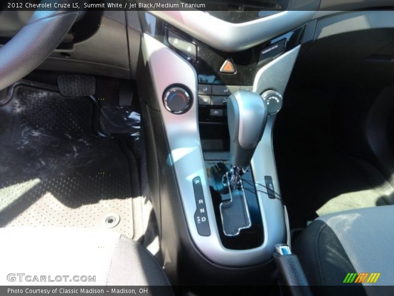 Summit White / Jet Black/Medium Titanium 2012 Chevrolet Cruze LS