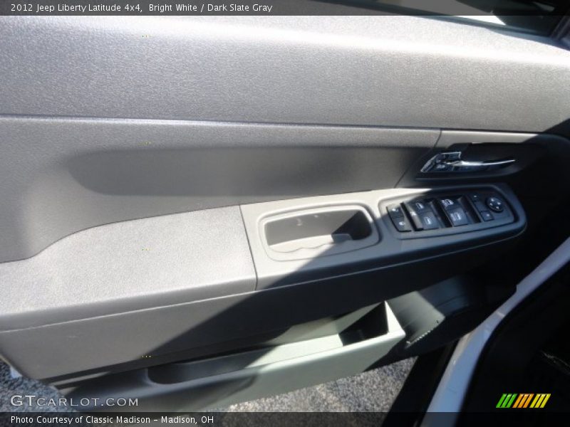 Bright White / Dark Slate Gray 2012 Jeep Liberty Latitude 4x4