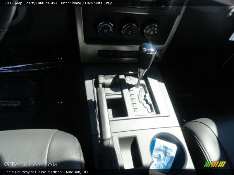 Bright White / Dark Slate Gray 2012 Jeep Liberty Latitude 4x4