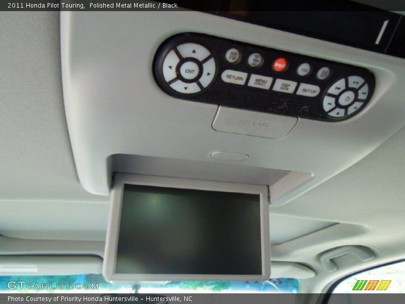 Polished Metal Metallic / Black 2011 Honda Pilot Touring