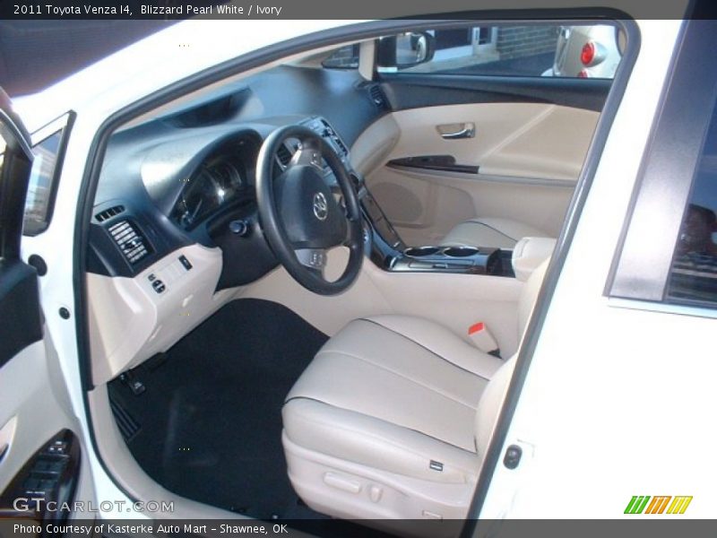 Blizzard Pearl White / Ivory 2011 Toyota Venza I4