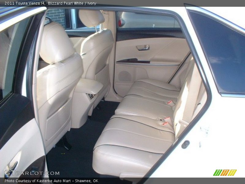 Blizzard Pearl White / Ivory 2011 Toyota Venza I4