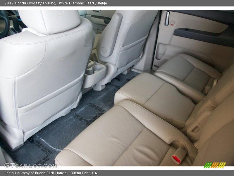 White Diamond Pearl / Beige 2012 Honda Odyssey Touring