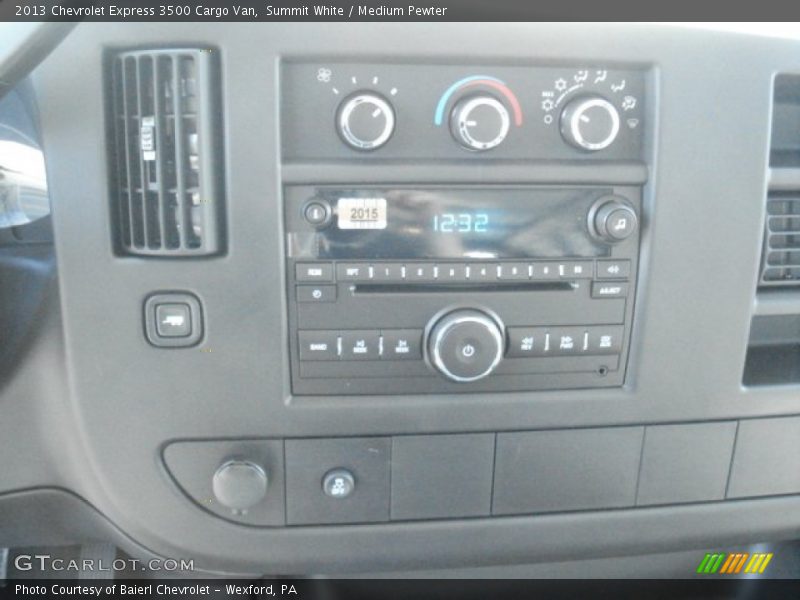 Summit White / Medium Pewter 2013 Chevrolet Express 3500 Cargo Van