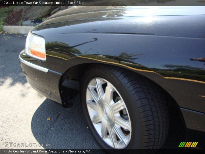 Black / Black 2011 Lincoln Town Car Signature Limited