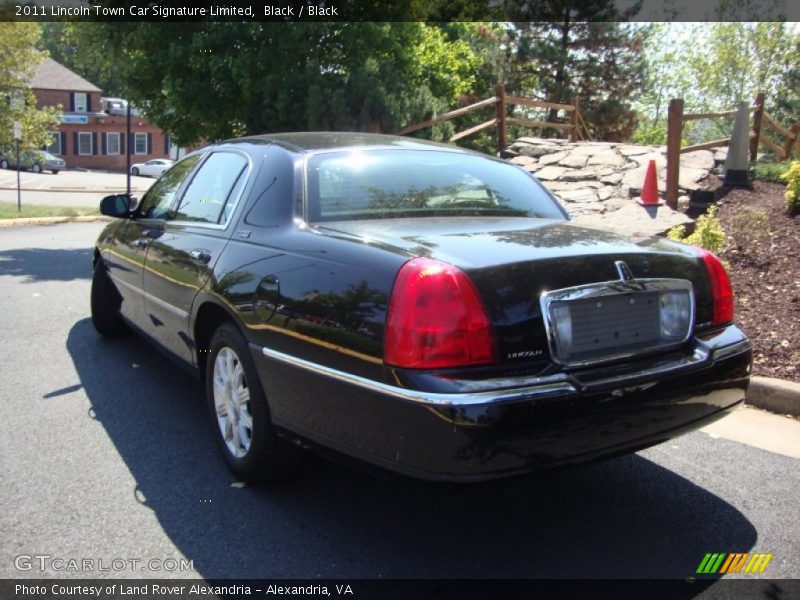 Black / Black 2011 Lincoln Town Car Signature Limited