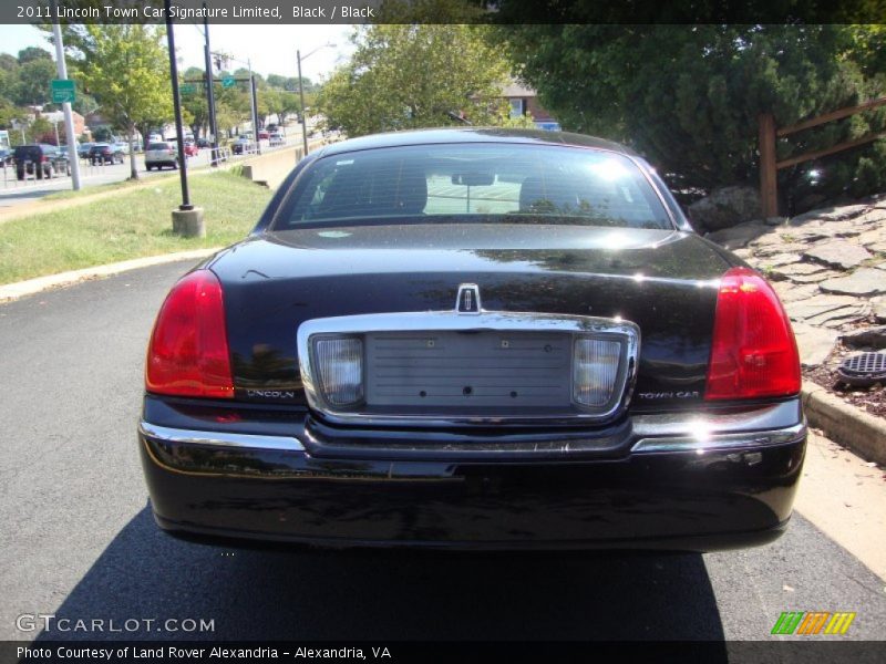 Black / Black 2011 Lincoln Town Car Signature Limited