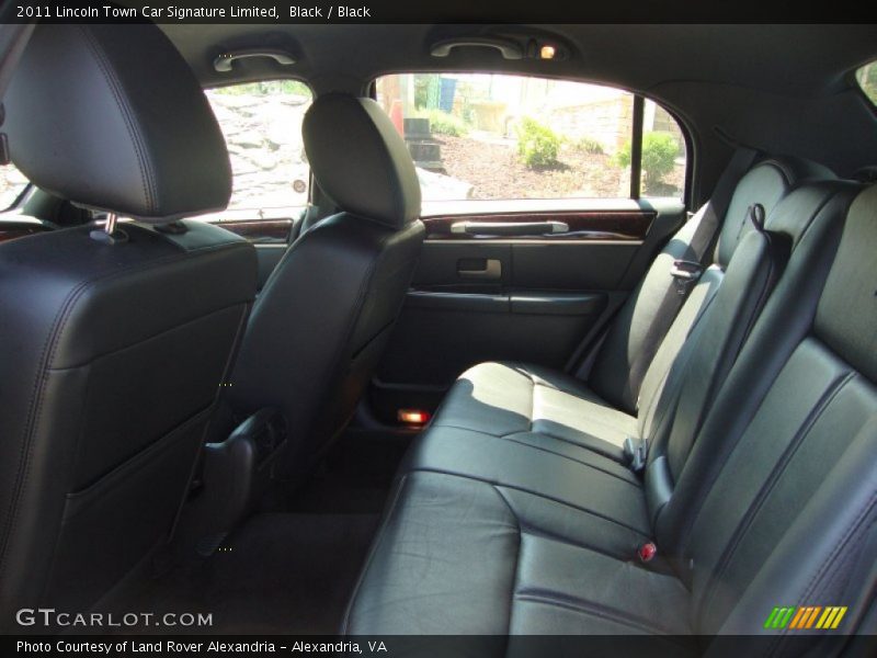 Black / Black 2011 Lincoln Town Car Signature Limited