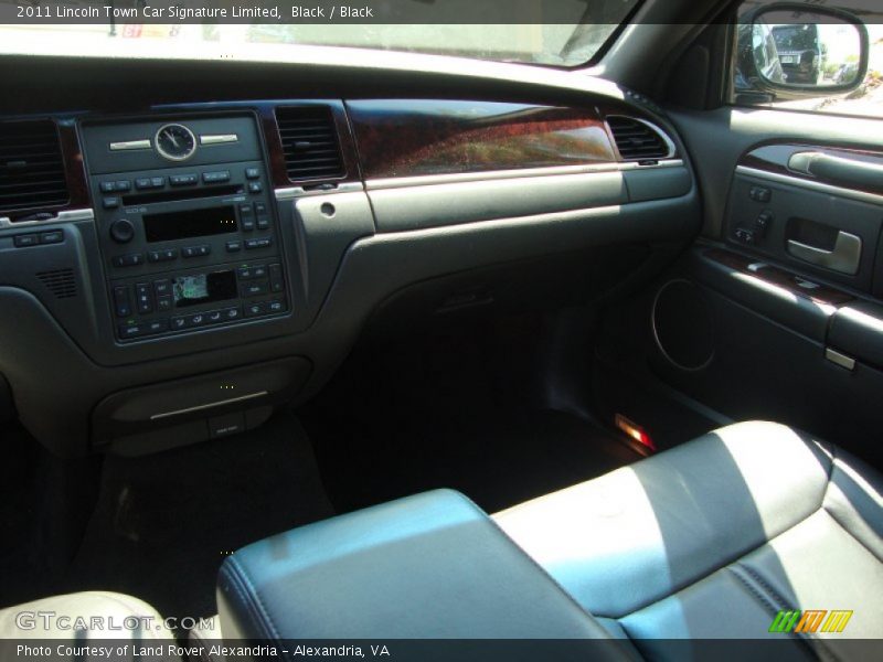 Black / Black 2011 Lincoln Town Car Signature Limited