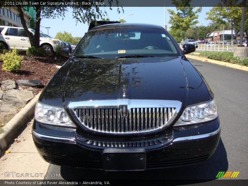 Black / Black 2011 Lincoln Town Car Signature Limited