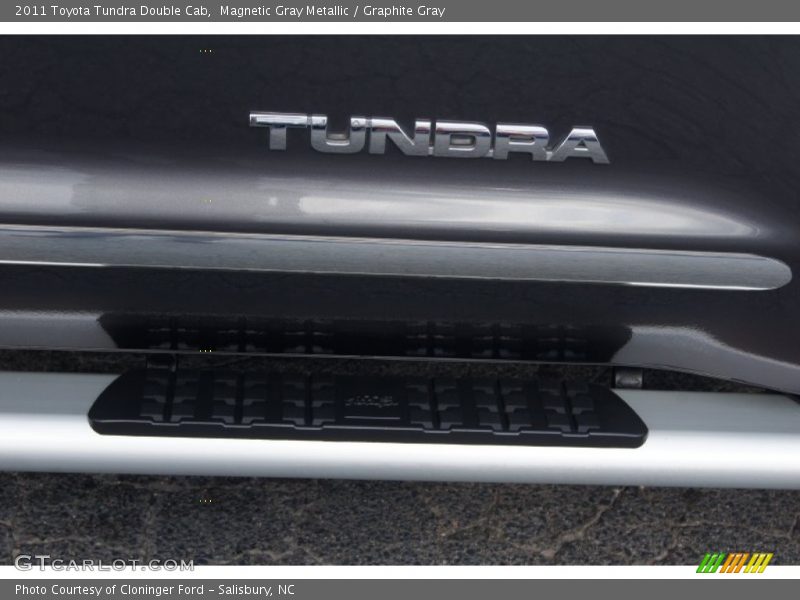 Magnetic Gray Metallic / Graphite Gray 2011 Toyota Tundra Double Cab