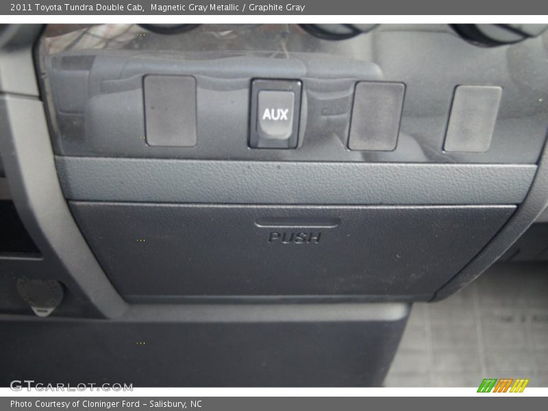 Magnetic Gray Metallic / Graphite Gray 2011 Toyota Tundra Double Cab
