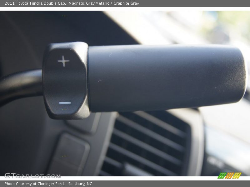 Magnetic Gray Metallic / Graphite Gray 2011 Toyota Tundra Double Cab